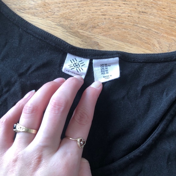 🌸3 for 10$ on all 5$ item 🌸 Basic black T-shirt - Picture 2 of 2